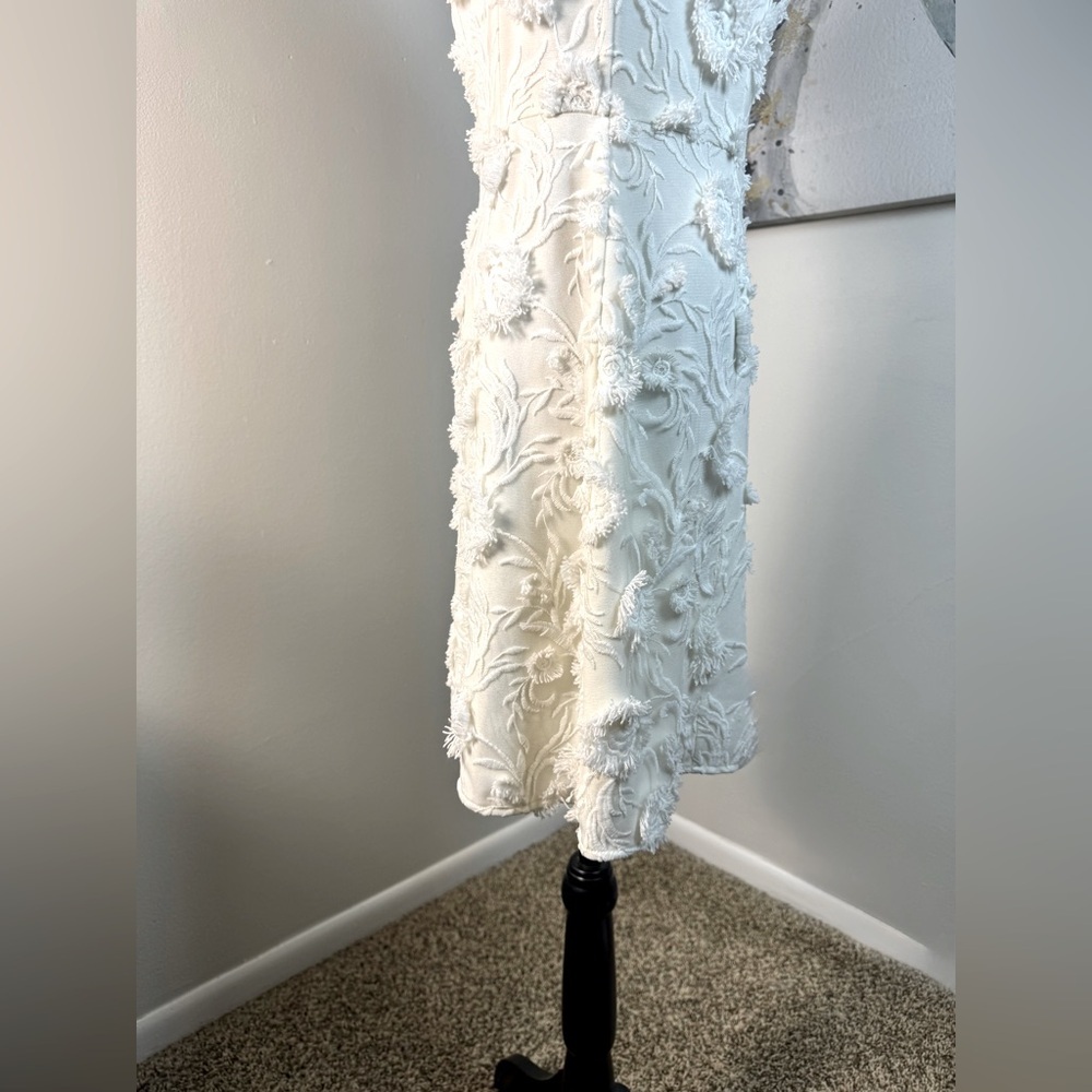 Gianni Bini White Threaded Floral Dress Size 6 Off-Shoulder Festive Bridal Style - Picture 6 of 13